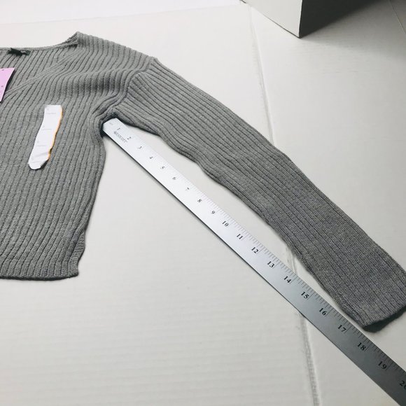 Wild Fable Women's Size Small Cozy Ribbed Knit V-Neck Sweater Pullover Gray New - Picture 10 of 15
